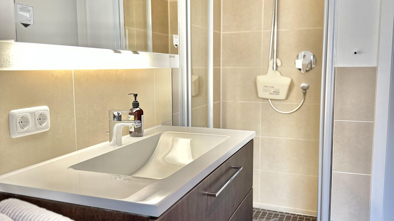 image00033 image00033